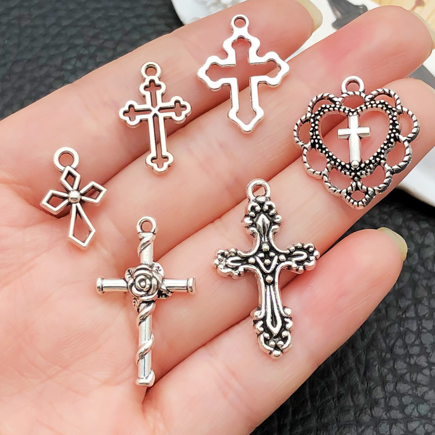 52pcs Assorted Cross Pendants  - مراجعة Ethnic Fashion Style وسعره