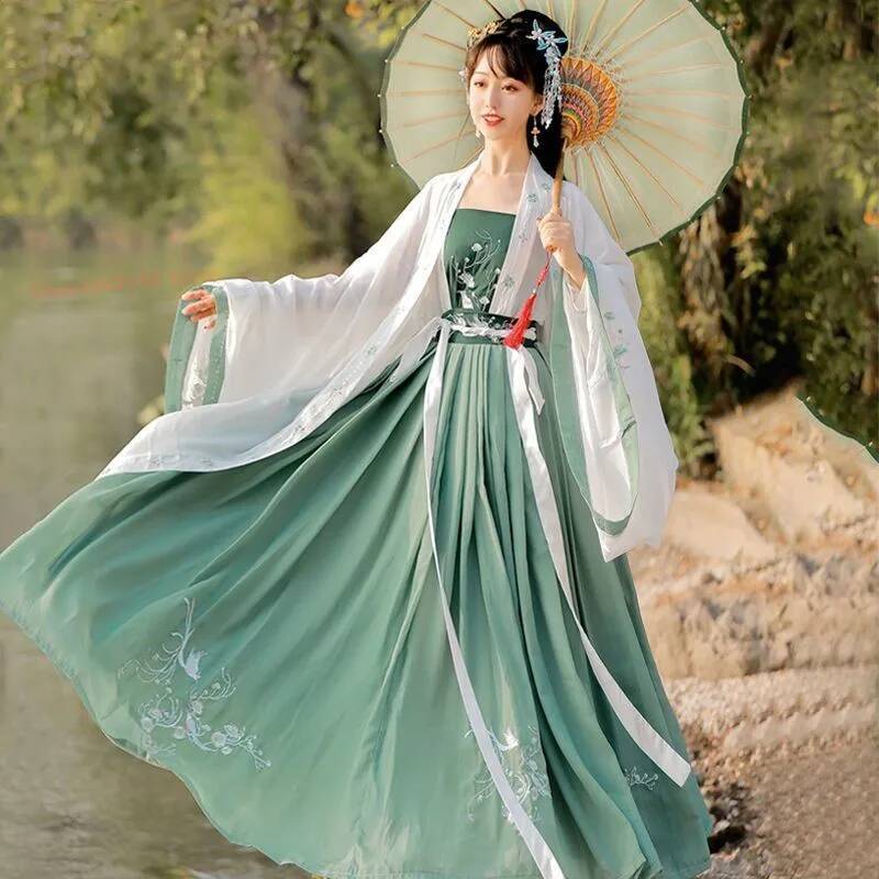 Chinese Traditional Dress for  - مراجعة Ethnic Dress Fashion Show وسعره